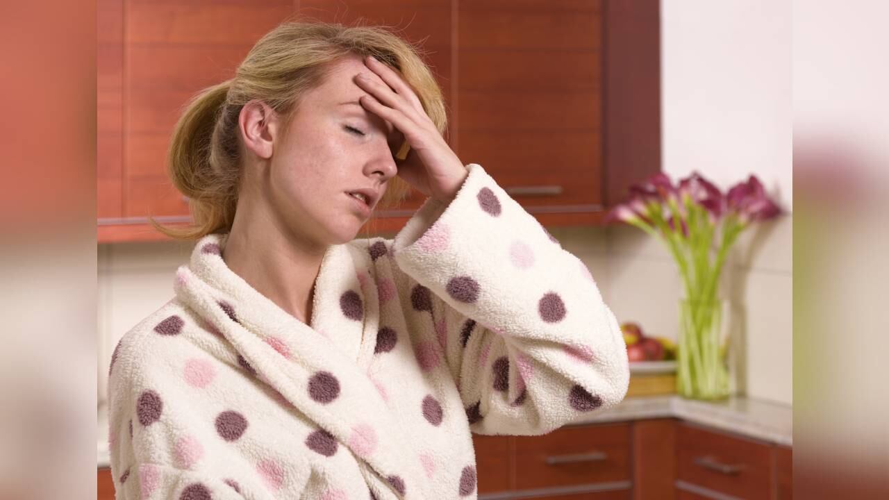 Ante la aparición de los síntomas del resfriado, la infusión de manzanilla es una poderosa arma para contrarrestarlos. Foto: GettyImages.