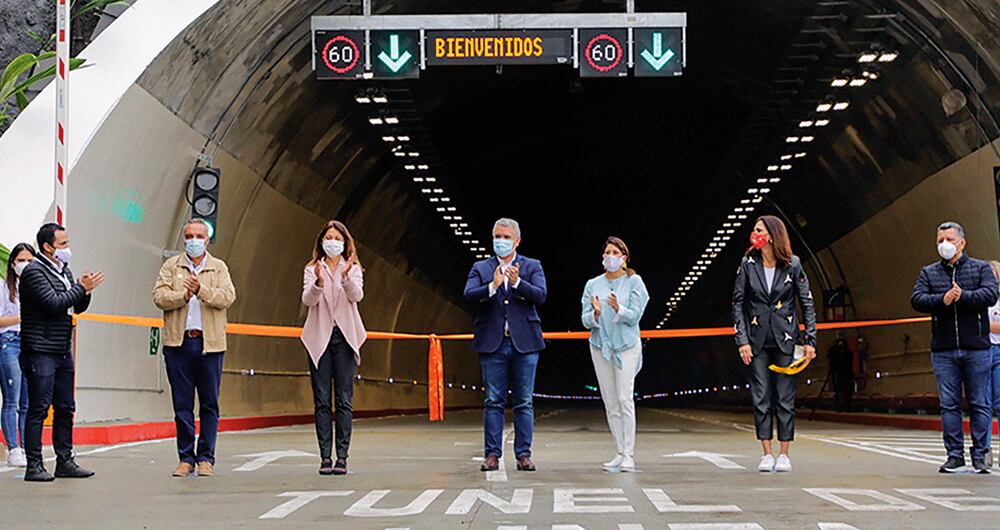 Duque destacó, entre otros logros, las diez vías de cuarta generación inauguradas y el salto en materia de vacunación: “Fuimos el primero en el ranking de Bloomberg en América Latina y el Caribe”.