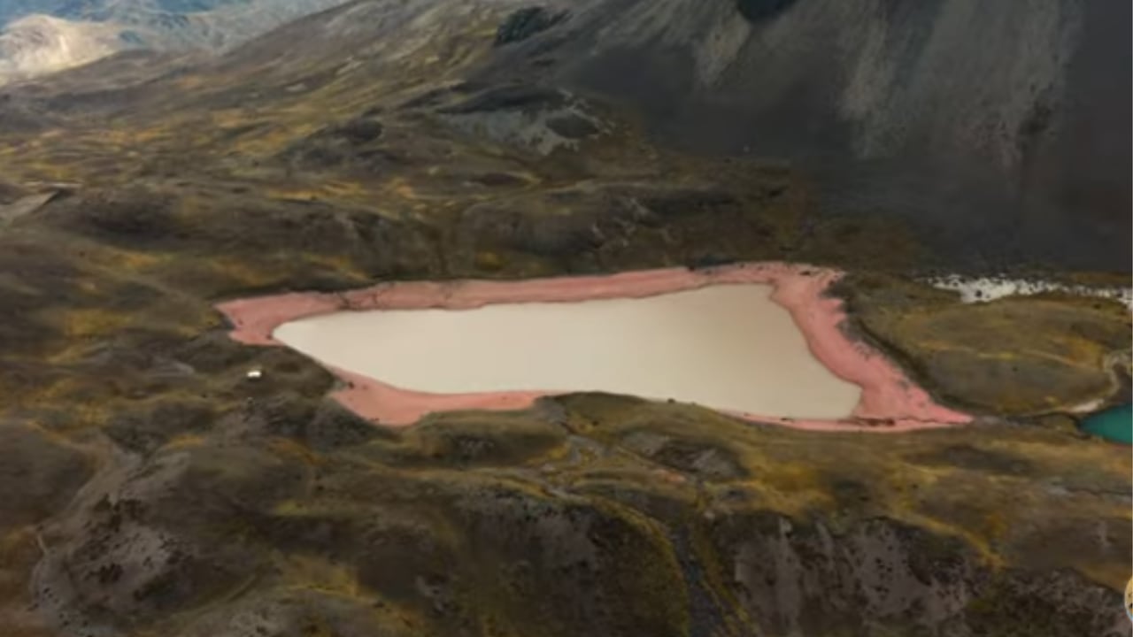 Espejos Celestiales: Lagunas de Ausangate