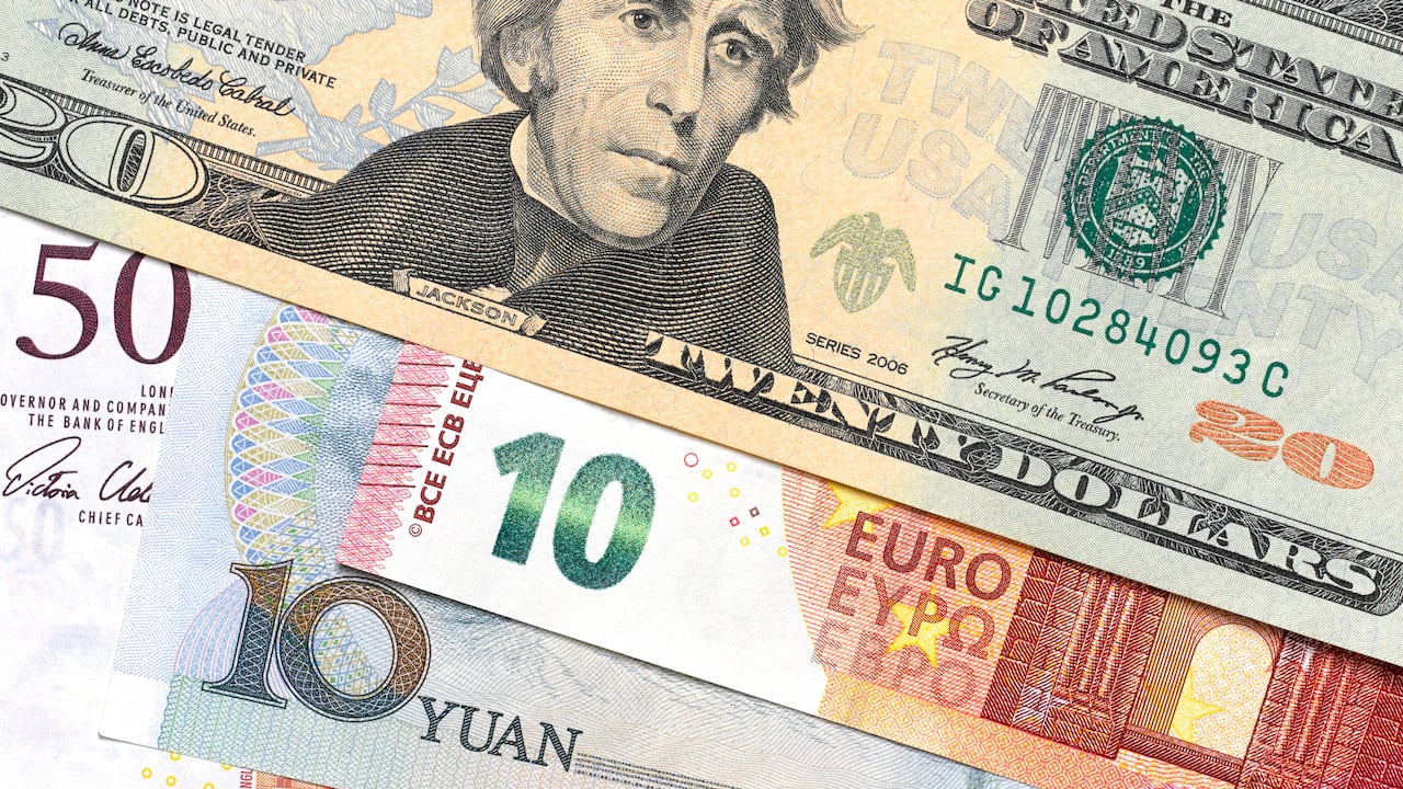 El cambio de pesos colombianos a dólares suele variar en bancos y empresas que prestan el servicio.