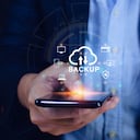 Limpiar la memoria caché mejora el rendimiento del celular.