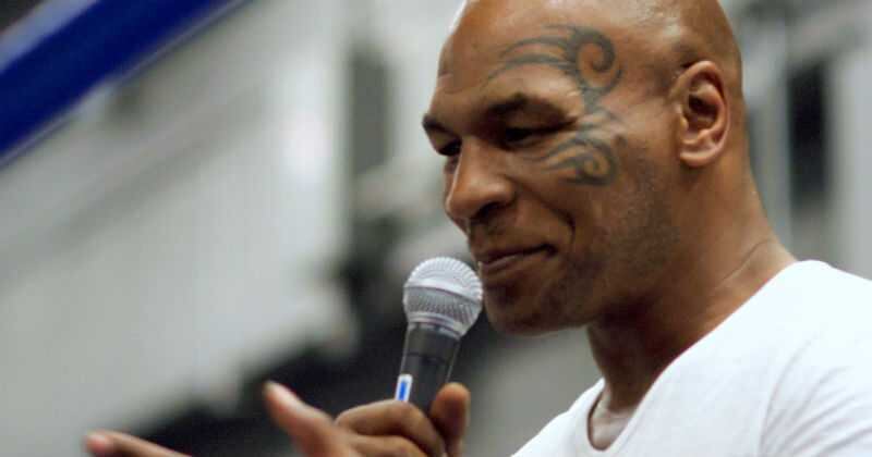 Mike Tyson: El boxeador obtuvo grandes éxitos e ingresos millonarios durante su carrera profesional pero eso no le impidió que sus gastos y estilo de vida, llevaran a que sus deudas sobrepasaran sus ingresos y ahorros. 