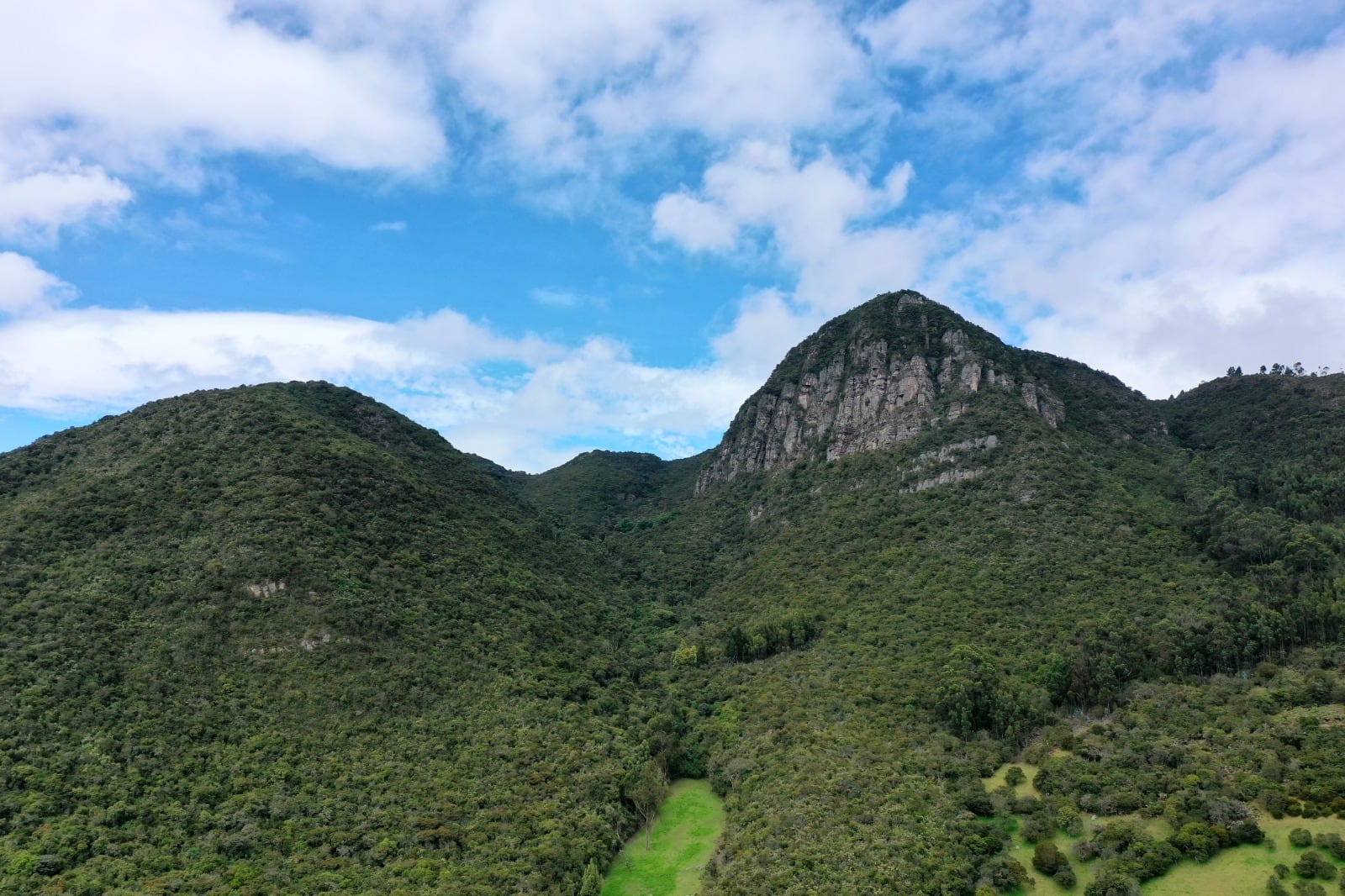 Esta montaña es muy visitada.