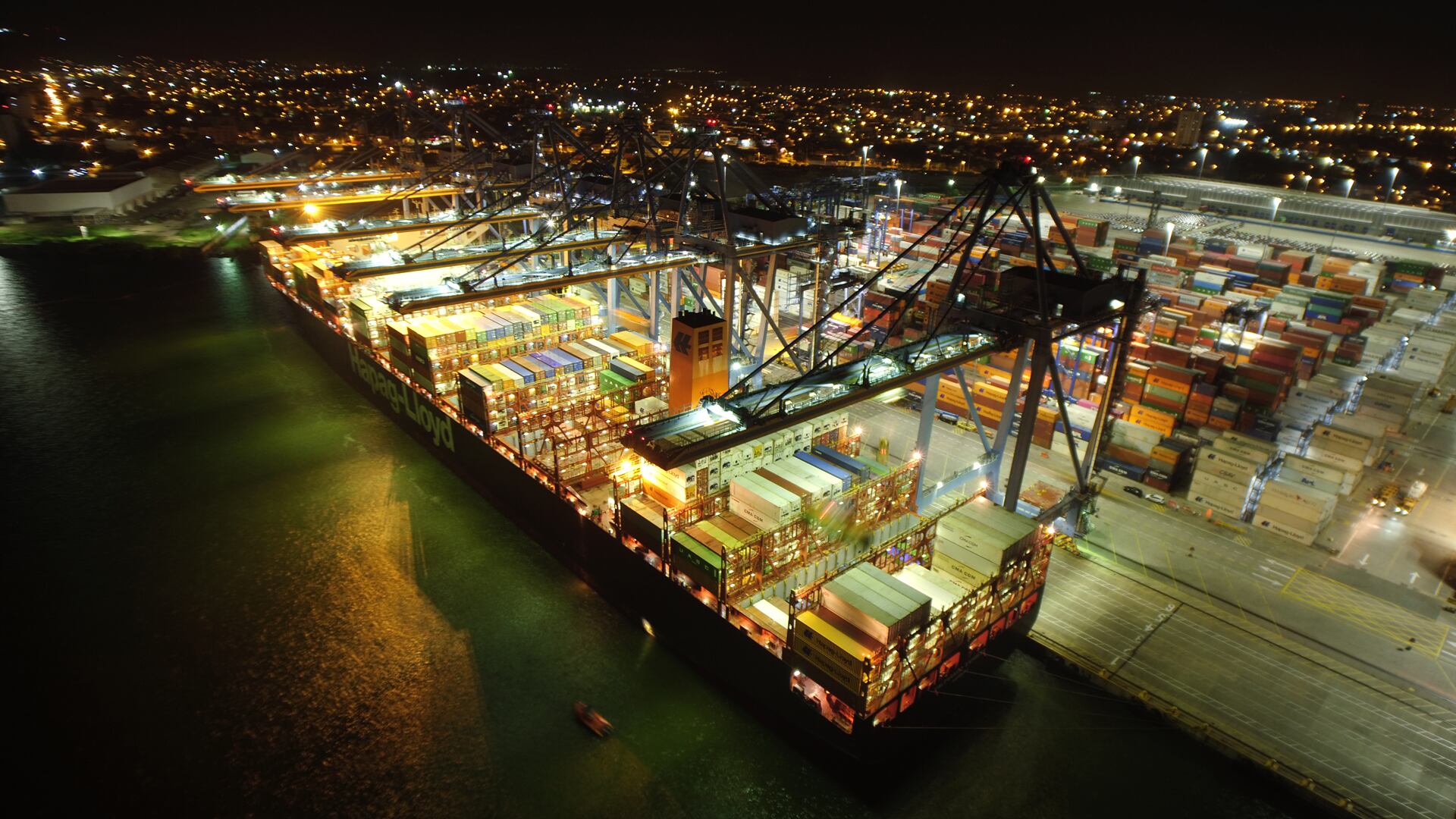 Contecar es la única terminal del país que cuenta con 13 grúas Súper PosPanamax.