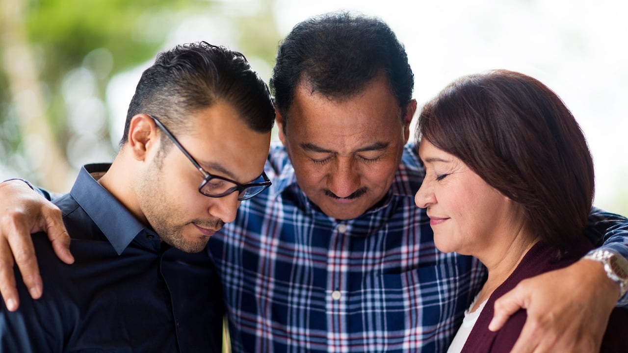 Orar por la familia es muy importante para pedir su proteccion.