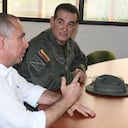 Tuluá: Situación de orden público en Tuluá. Consejo de Seguridad, comandante de la Policía General William René Salamanca Ramírez. Junto alcalde de Tuluá, Gustavo Vélez. foto José L Guzmán. El País