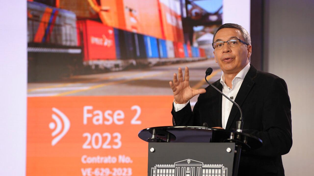 Ministro de Transporte William Camargo