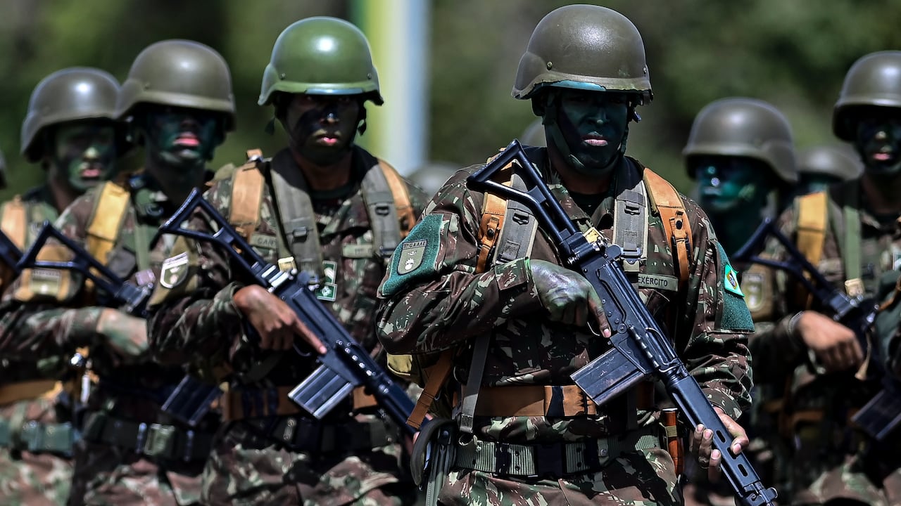 Brasil cuenta con millones de militares, activos y de reserva.