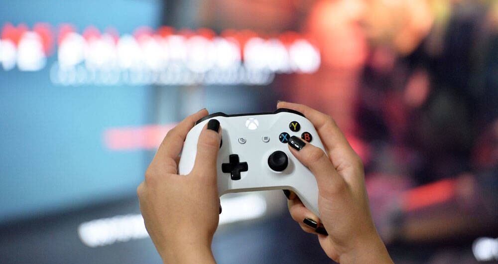 Los visitantes del museo virtual pueden hacer un recorrido físico por los acontecimientos más importantes de Xbox, como el lanzamiento de juegos o estrenos que marcaron la historia.