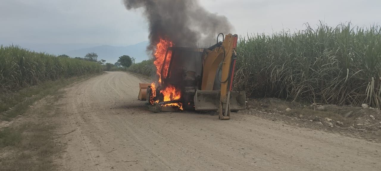 Quema de maquinaria en Padilla, norte del Cauca