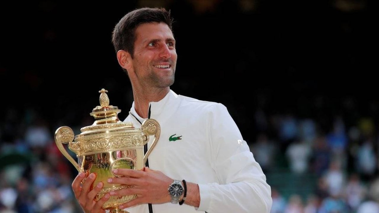 Reuters. Novak Djokovic (en la imagen) se impuso a Roger Federer en la final de Wimbledon.