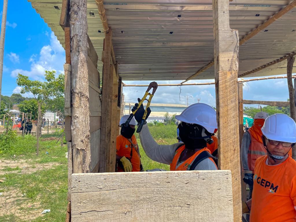 Primer día de desalojo en la Invasión 'Gustavo Petro' de Cartagena