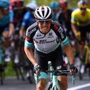 HONDARRIBIA, ESPAÑA - 08 DE ABRIL: Johan Esteban Chaves Rubio de Colombia y Team BikeExchange durante la 60a Itzulia-Vuelta Ciclista Pais Vasco 2021, Etapa 4, una etapa de 189,2km desde Vitoria-Gasteiz a Hondarribia / Attack / Breakaway / #itzulia / @ehitzulia / el 08 de abril de 2021 en Hondarribia, España. (Foto de David Ramos / Getty Images)