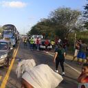 Bloqueo vía Riohacha - Maicao.