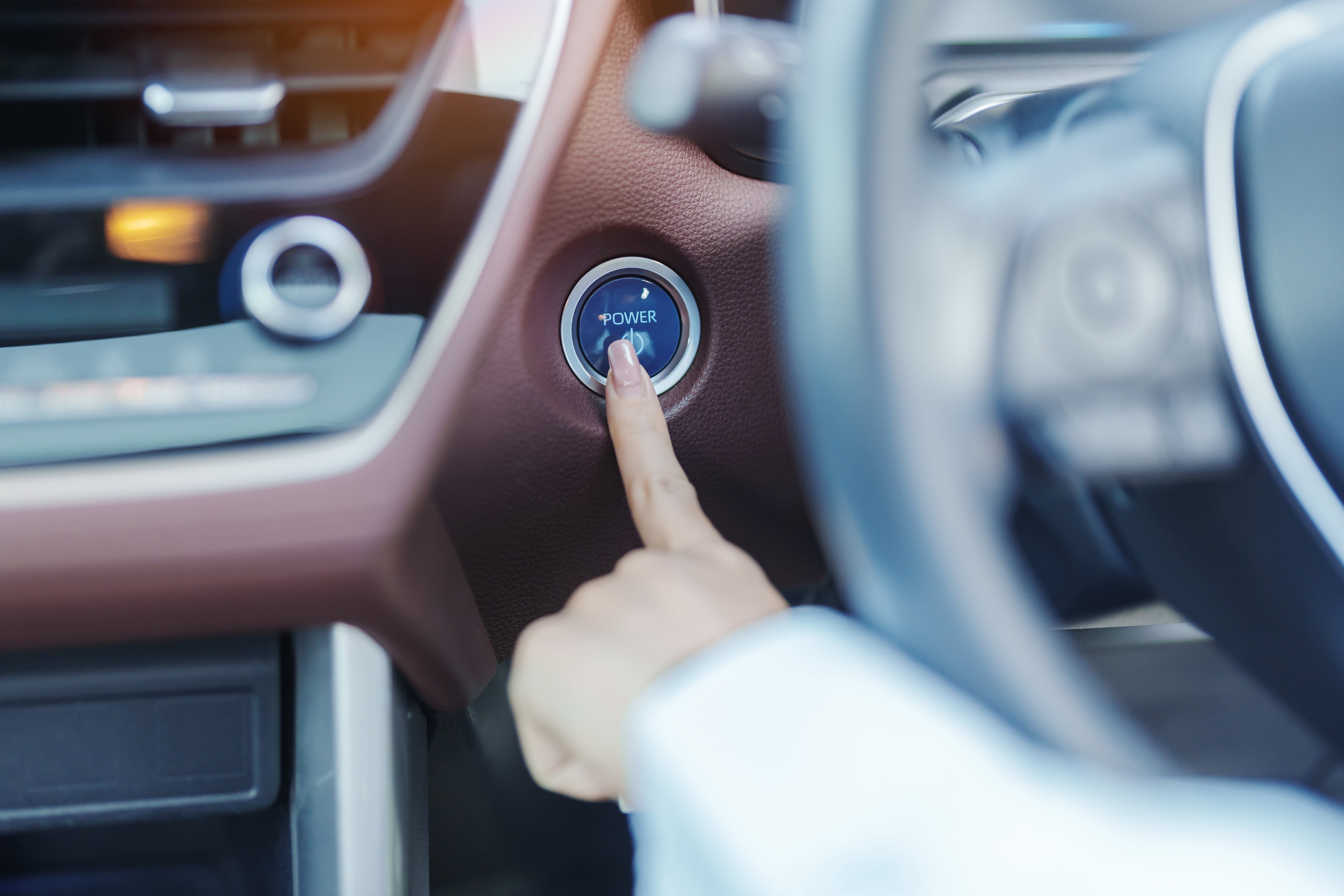 Los carros modernos tienen sistemas Start Stop que permiten apagar el motor cuando el auto se detiene.