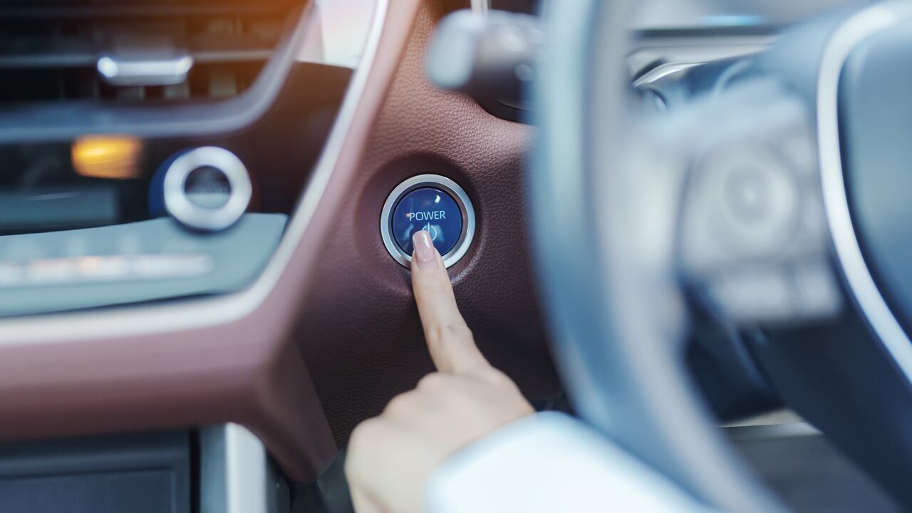 Los carros modernos tienen sistemas Start Stop que permiten apagar el motor cuando el auto se detiene.
