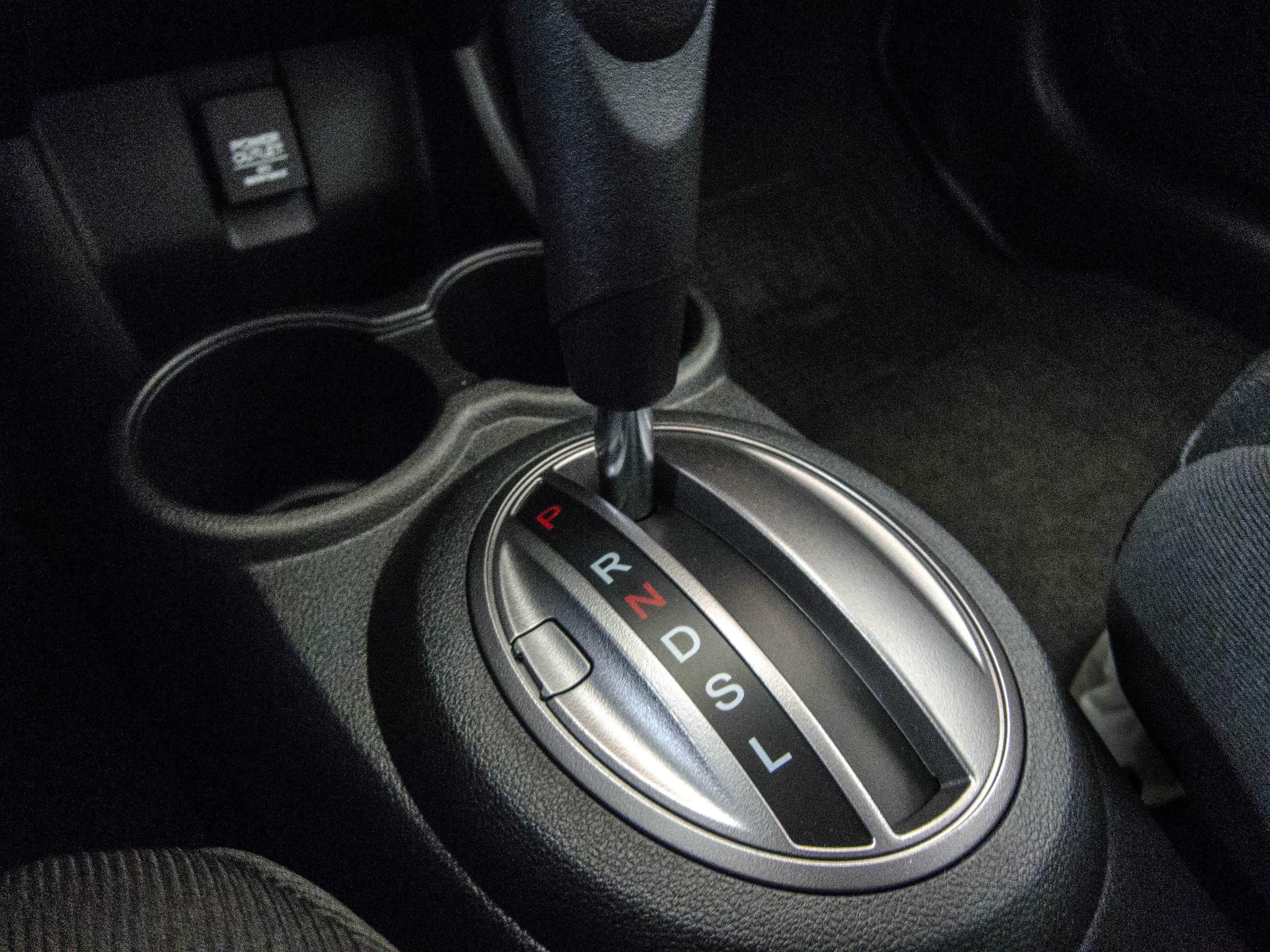 Este gesto aparentemente inofensivo puede tener consecuencias potencialmente costosas y peligrosas.