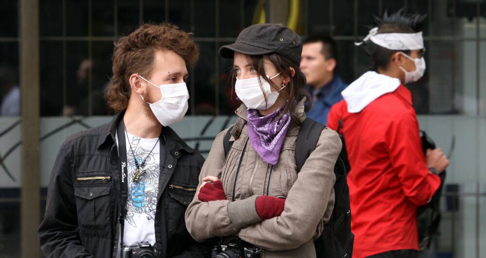 En las últimas 48 horas los técnicos de la Secretaría de Ambiente han sellado 15 fábricas en las localidades de Kennedy, Bosa y Puente Aranda, por estar contaminando el aire en ese sector de la capital.