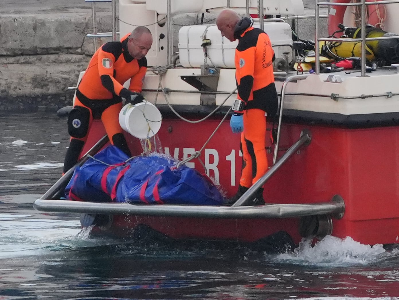 Naufragio de yate en Italia