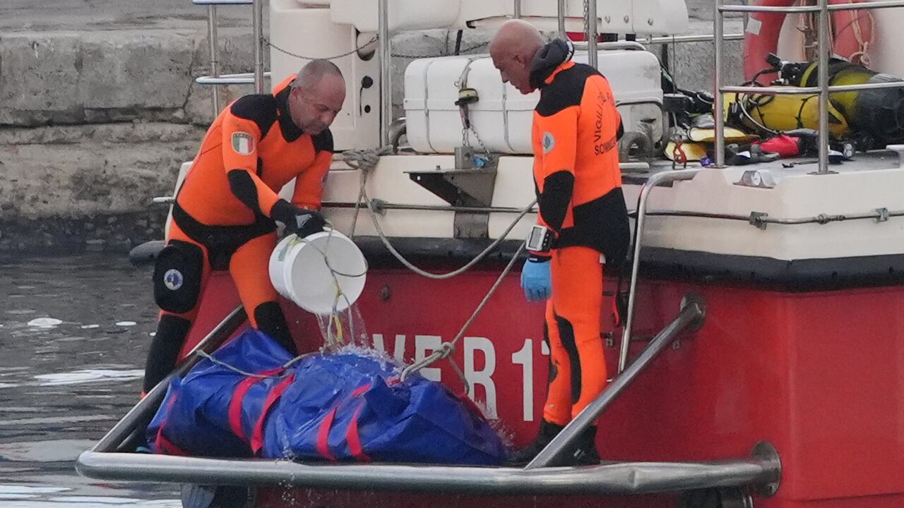 Naufragio de yate en Italia