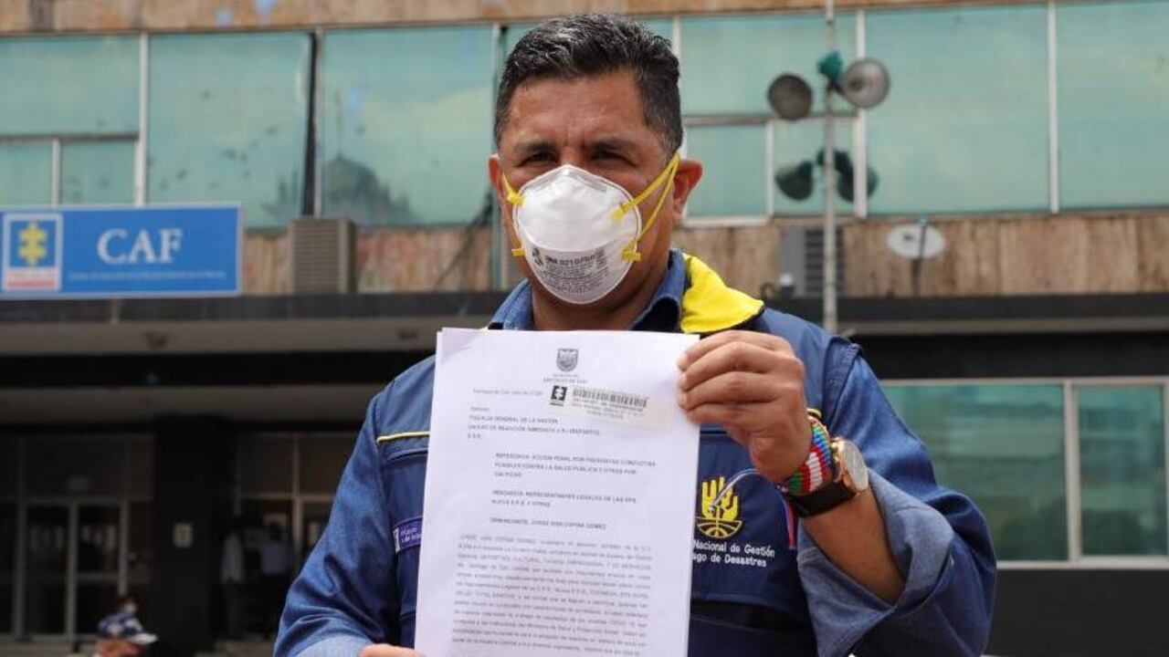 Alcalde de Cali antes de radicar la denuncia contra las EPS. Foto: cortesía Alcaldía de Cali