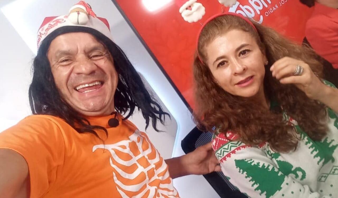 El humorista mostró en redes sociales el costoso carro que pudo comprarse