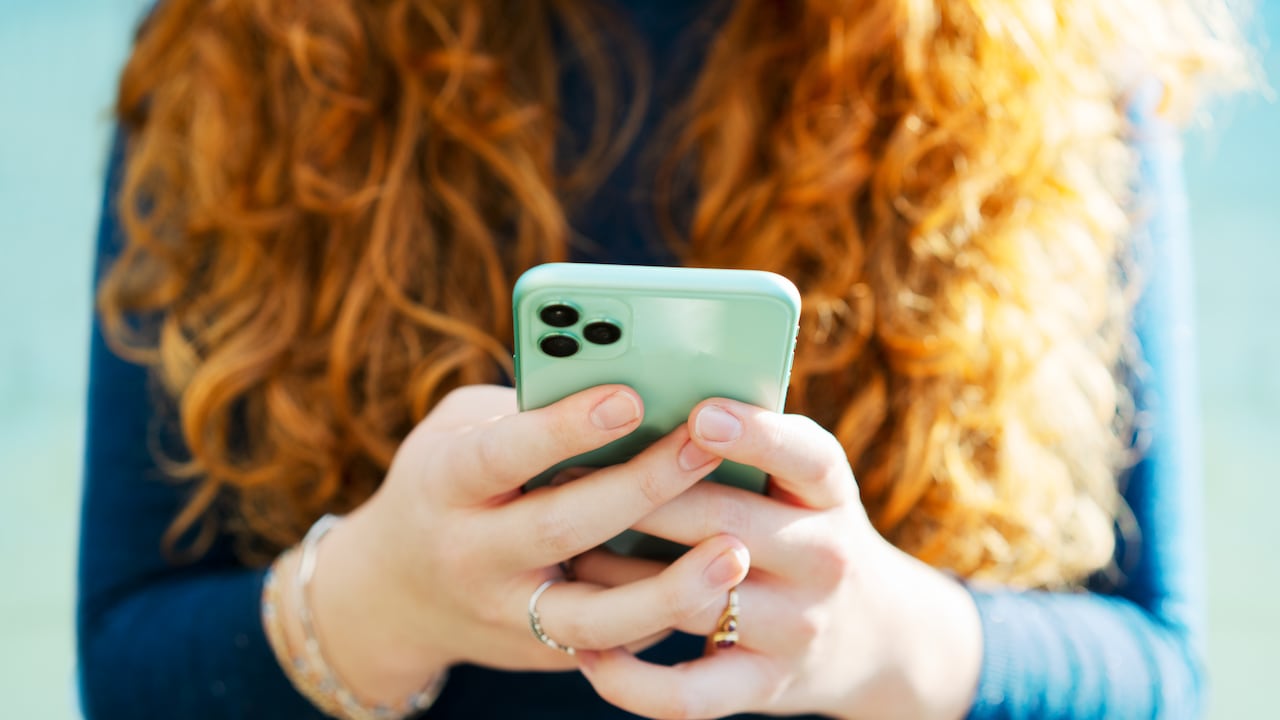 Activan línea telefónica para atender consultas de salud mental en Medellín.