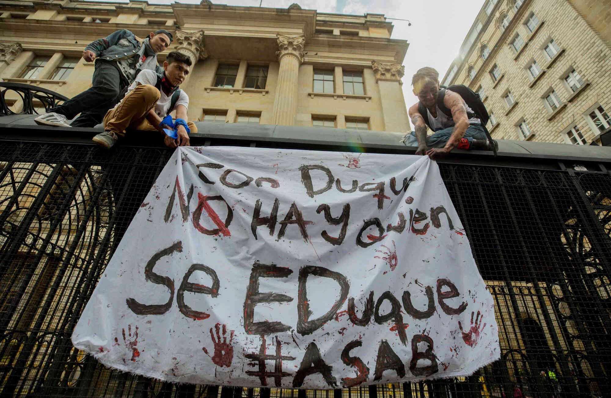 Los estudiantes propusieron que lo que se va a adicionar al ministerio de defensa, Duque lo transfiera a la universidad pública en Colombia. Foto Daniel Reina / SEMANA