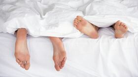 La lesión se habría dado mientras el hombre sostenía relaciones sexuales con su pareja en la posición de 'Vaquerita Invertida'