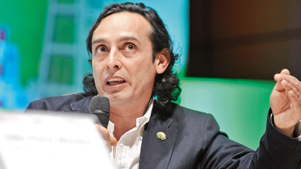 Julio Fierro, director del Servicio Geológico Colombiano, reportó varios conflictos de intereses en el ejercicio de su cargo.