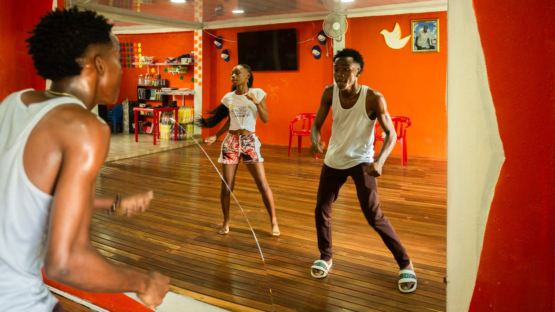 Los ensayos de Black Boys se realizan en espacios de Quibdó como la casa comunal.