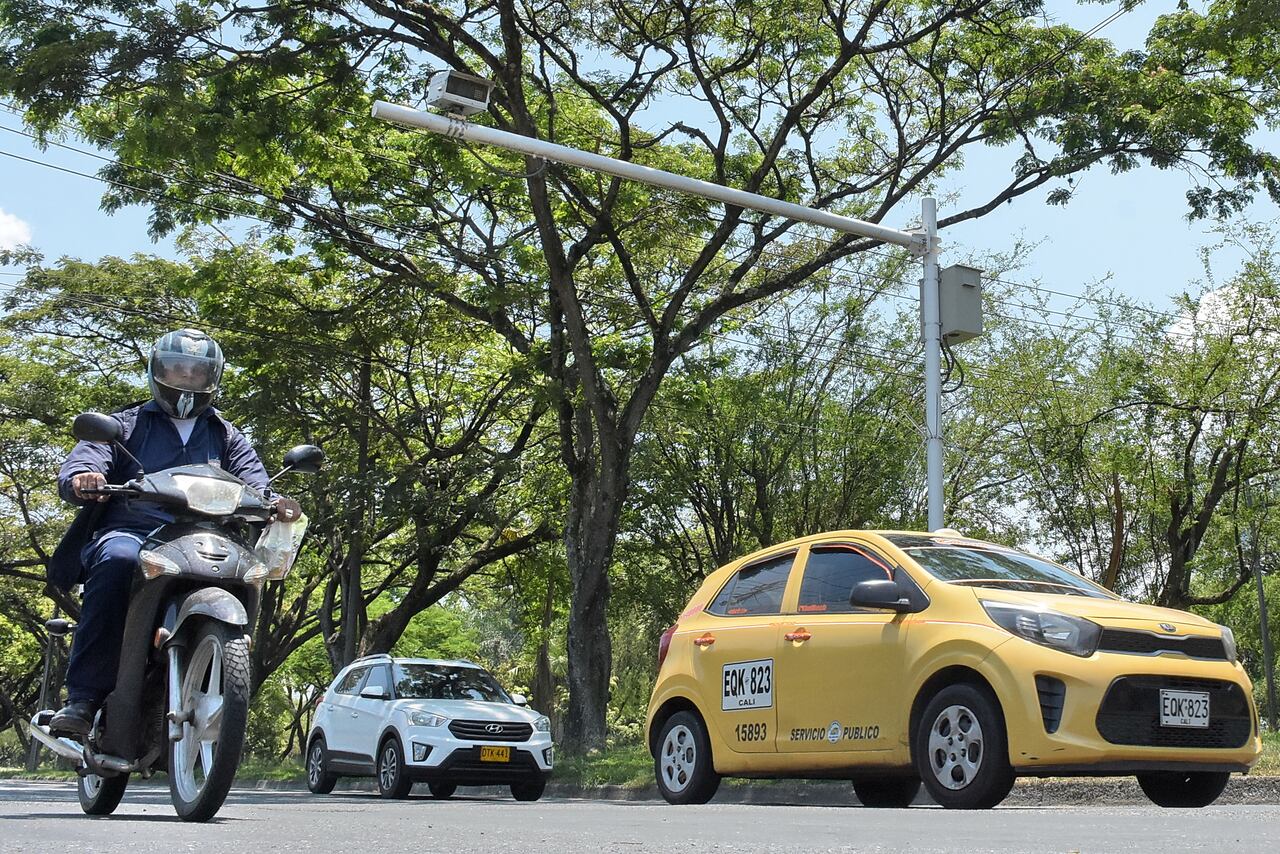 La Secretaría de Movilidad está pidiendo autorización para poder instalar 40 nuevas cámaras de fotodetección. Se espera que al menos el 50% de ellas queden funcionando en el 2024.