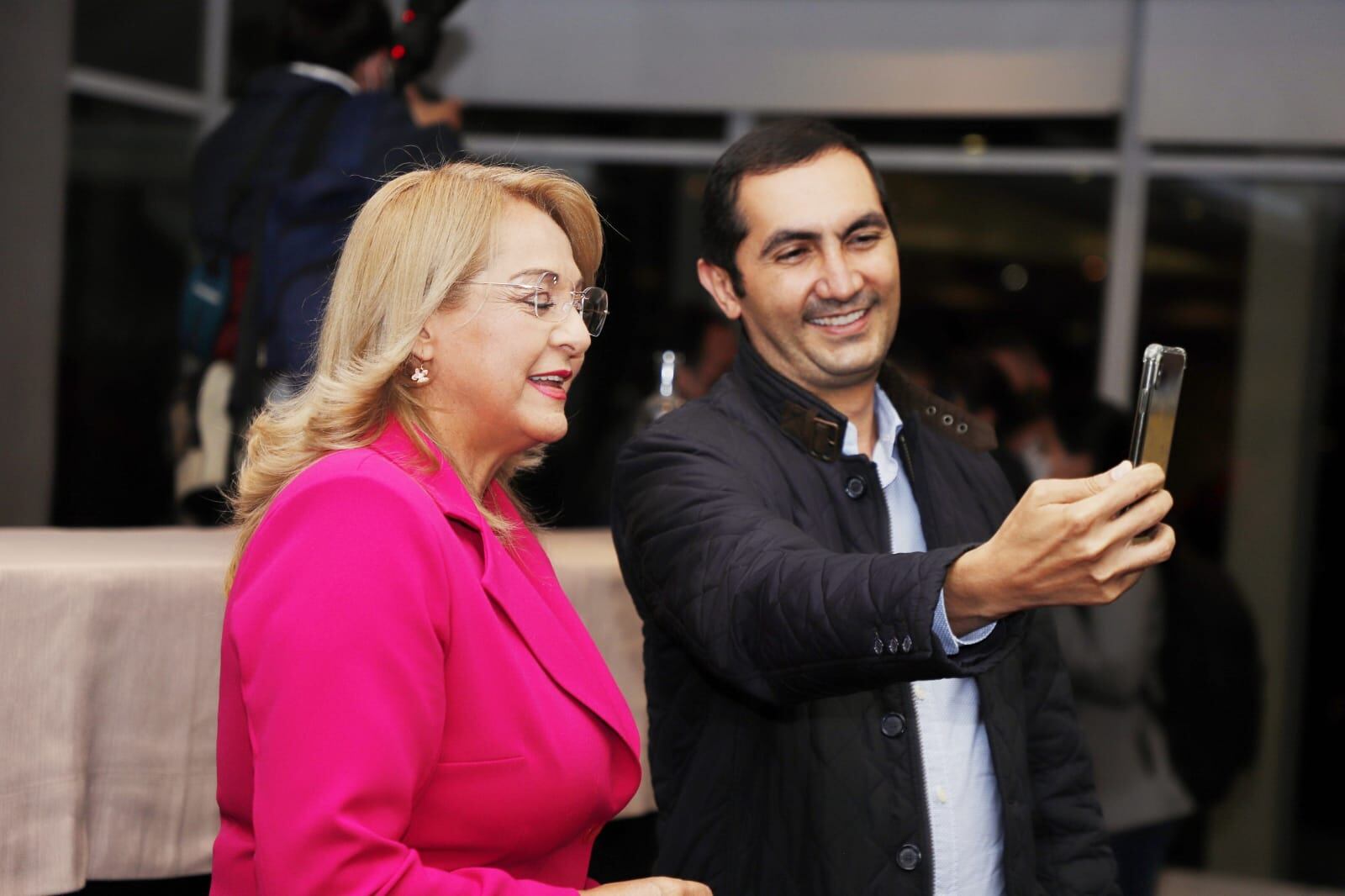 Aydeé Lizarazo y David Barguil, precandidatos presidenciales de Equipo por Colombia.