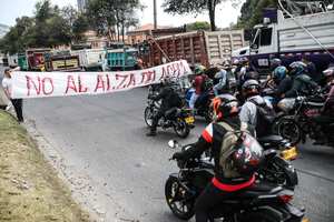 Paro de transportes y camiones en Cra 7 con Calle 170