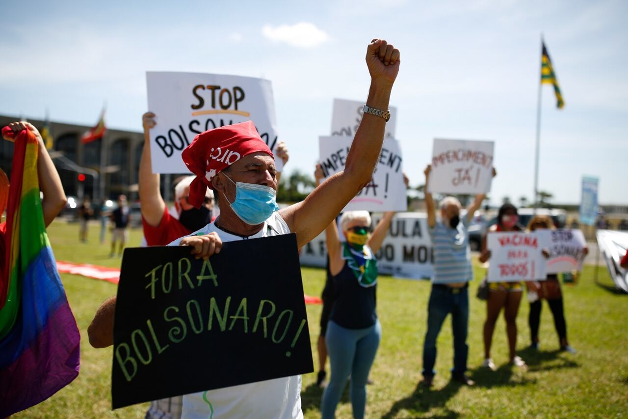 Multitudinarias protestas se adelantaron este fin de semana en varias ciudades de Brasil pidiendo la salida de Bolsonaro del poder.