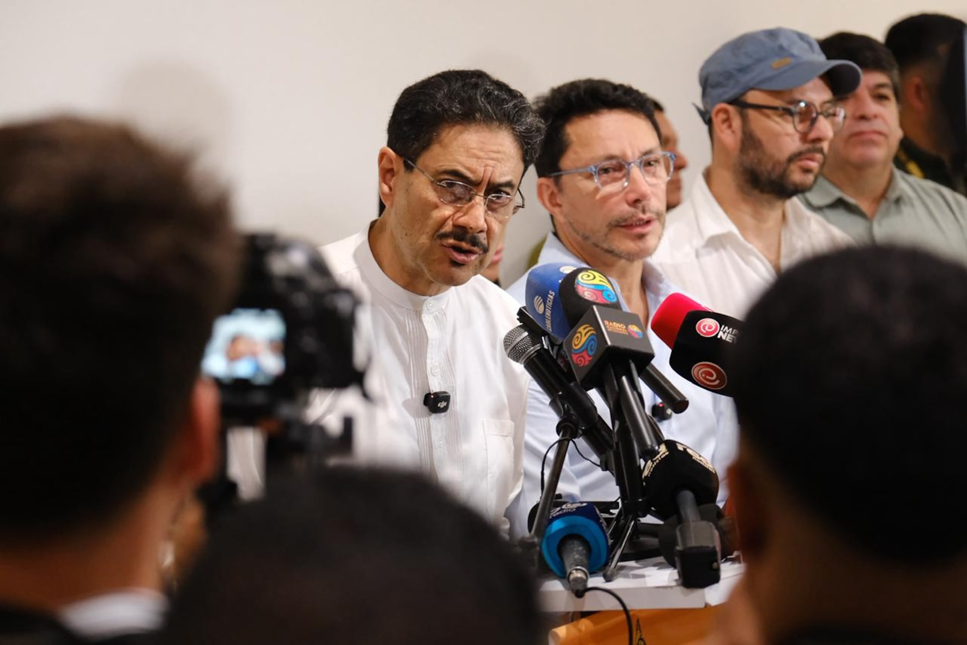 Carlos Caicedo, denunciado por presunto acoso sexual, se suma a la campaña de Iván Cepeda - Semana