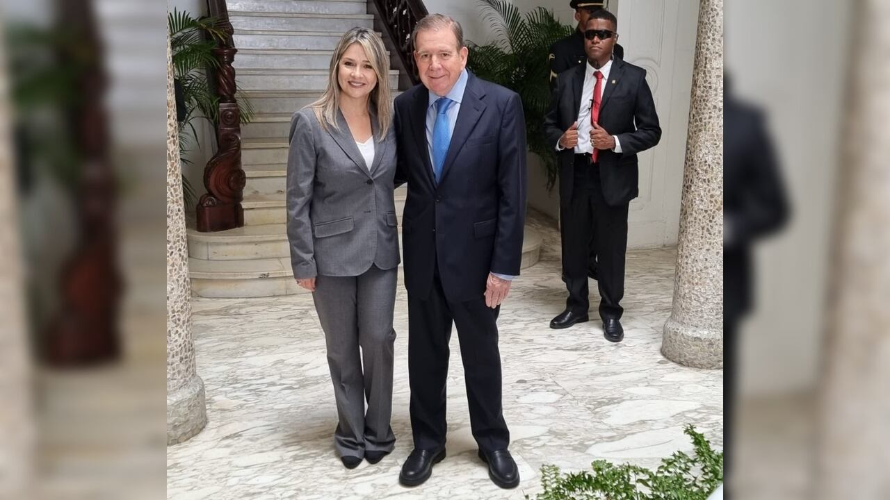 Vicky Dávila y Edmundo González en Panamá.