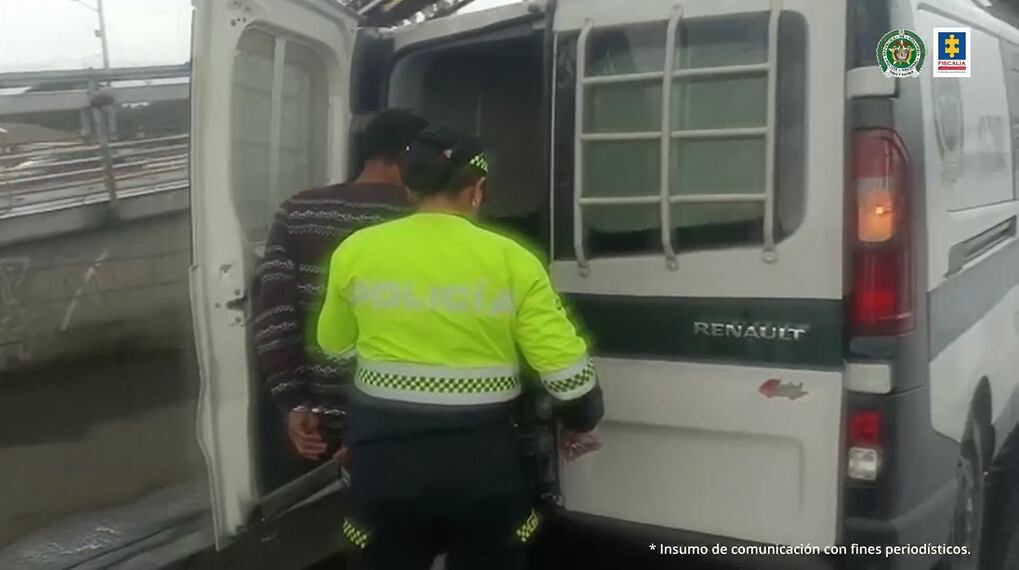 Aterrador: Hombre abusó de una menor en Transmilenio tras intimidarla y romperle el vestido; fue descubierto en flagrancia