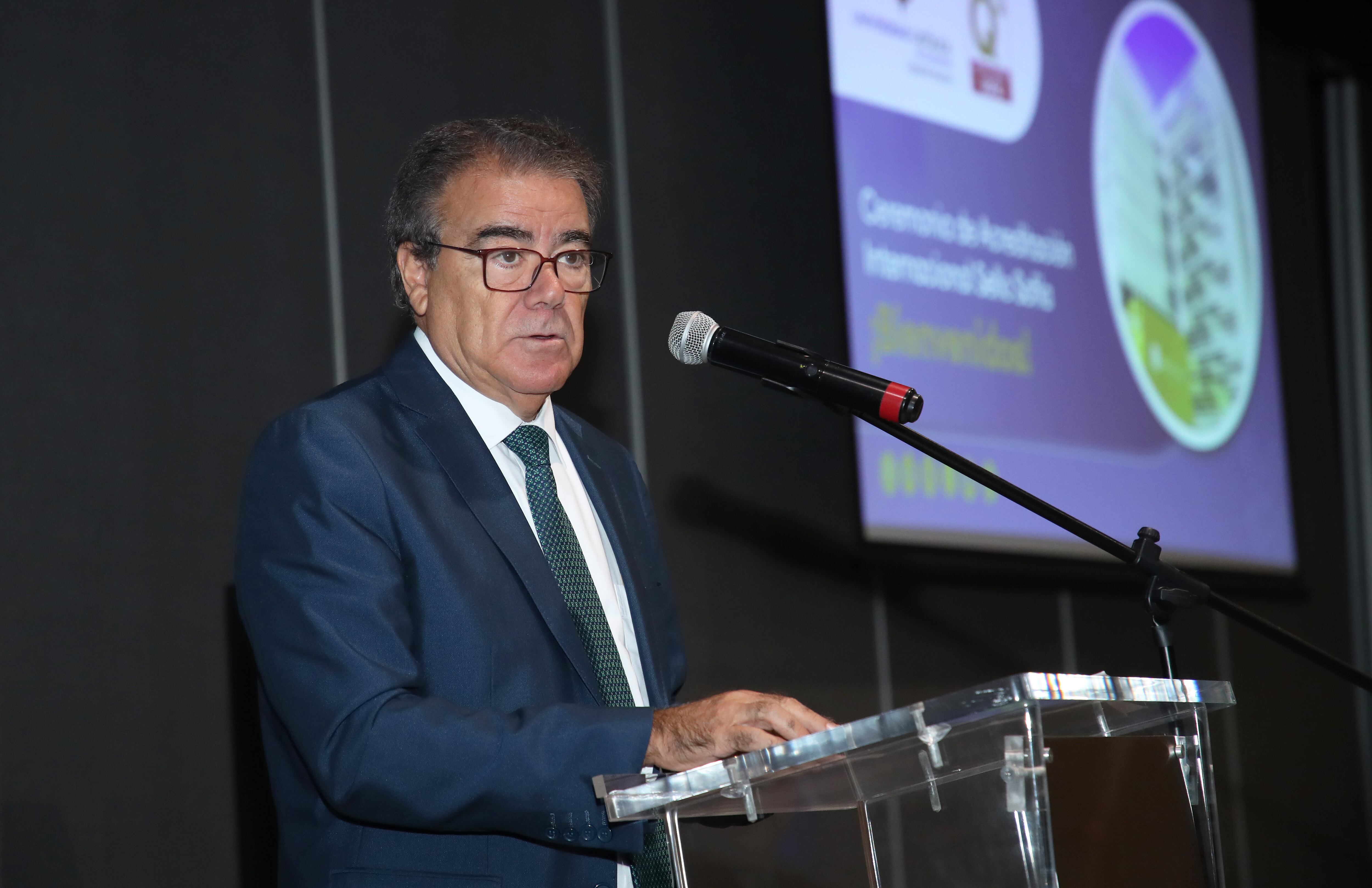 Federico Morán, director de la Fundación para el Conocimiento Madri+d, destacó el impacto de este reconocimiento para la calidad de la educación superior en Colombia.