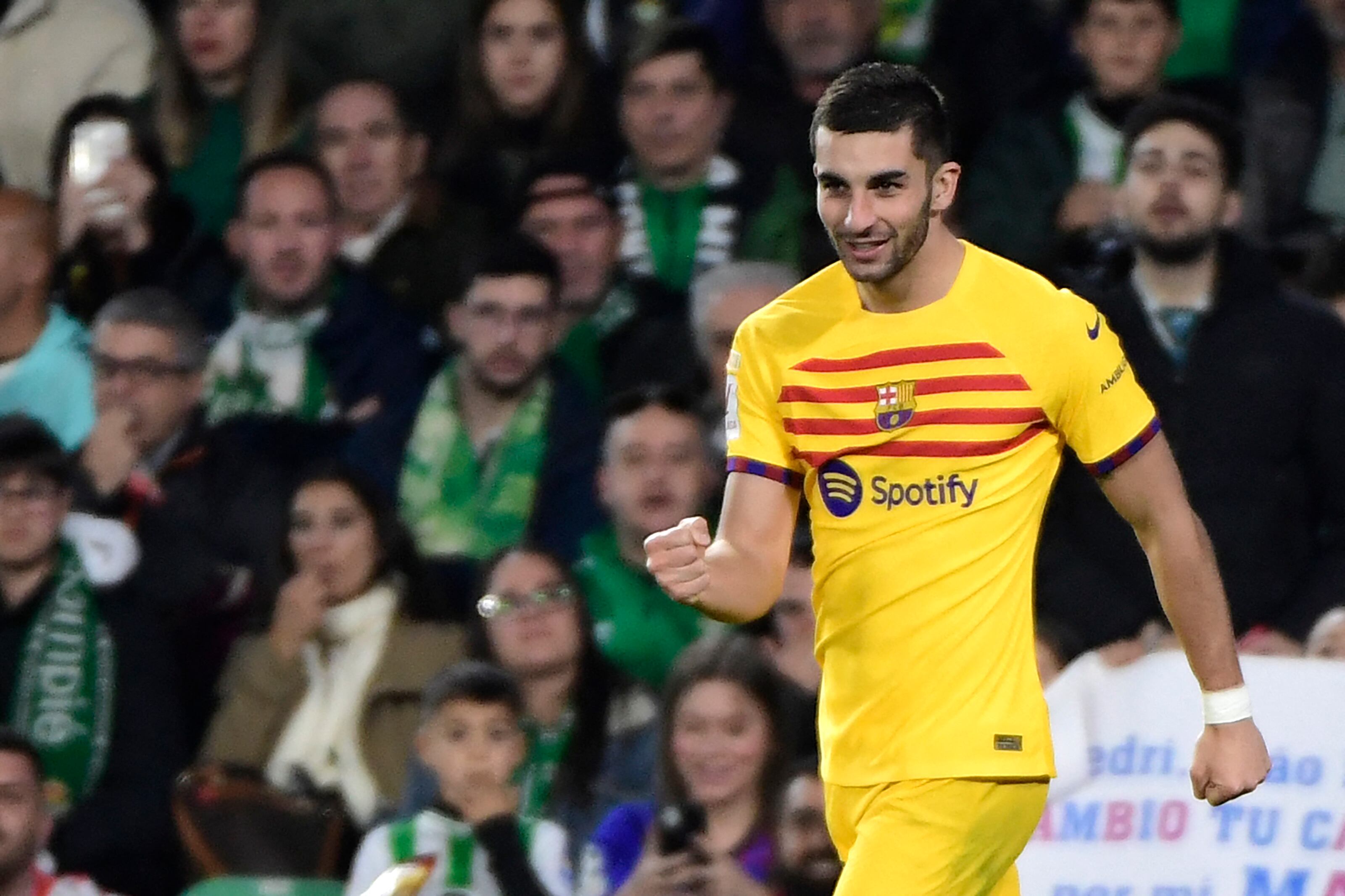 Betis Vs. Barcelona en la Liga española 2023-2024.