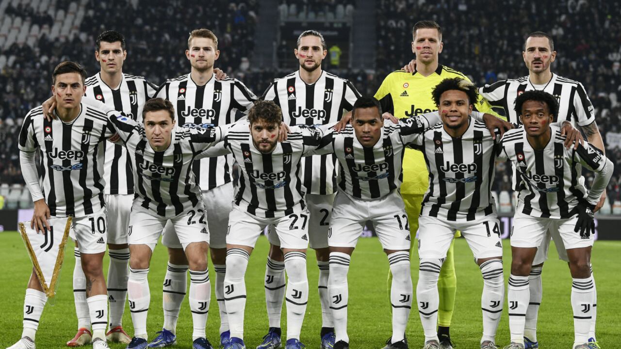 Los jugadores Juventus previo al partido contra Atalanta por la Serie A italiana, el sábado 27 de noviembre de 2021. (Fabio Ferrari/LaPresse vía AP)