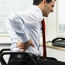 La lesión en la espalda es uno de los problemas más graves en lo que a salud ocupacional se refiere. Foto Corbis.