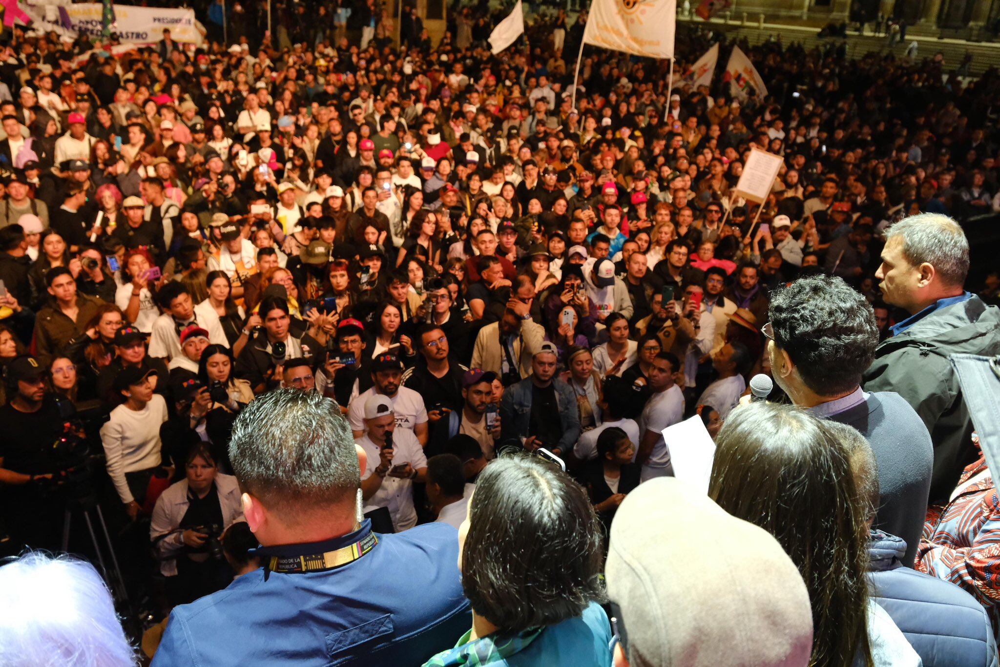 Iván Cepeda en cierre de campaña de candidatos al Congreso por el Pacto Histórico en Bogotá.