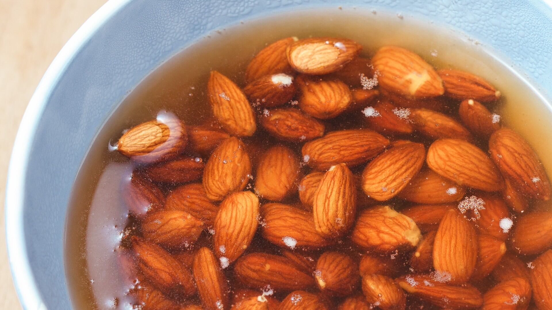 Las almendras remojadas son más fáciles de digerir.
