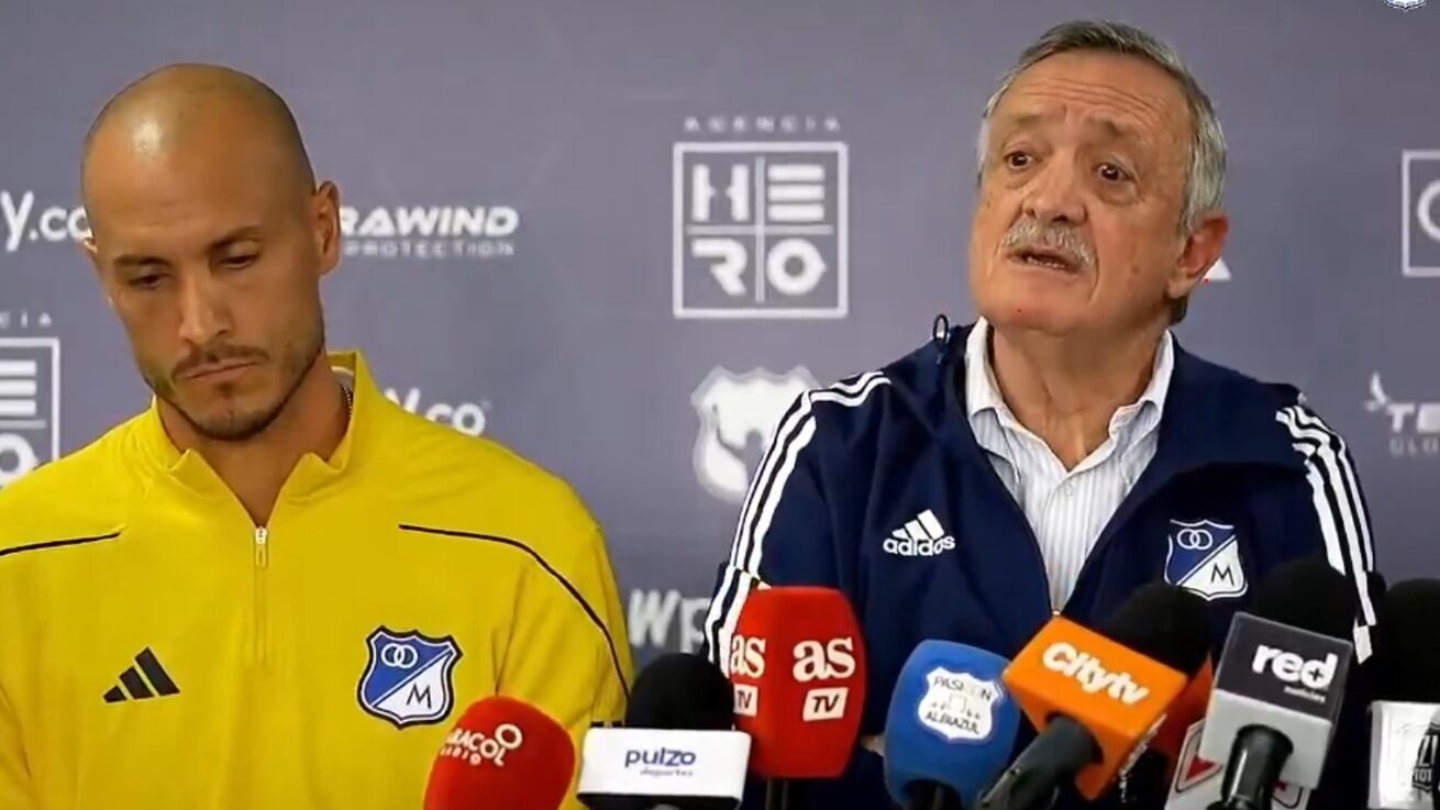Enrique Camacho, presidente de Millonarios, junto a David González.