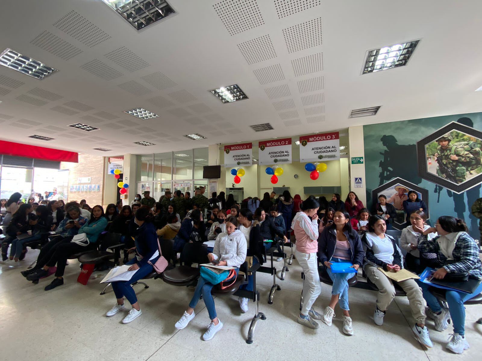 Mujeres se postulan para prestar servicio militar