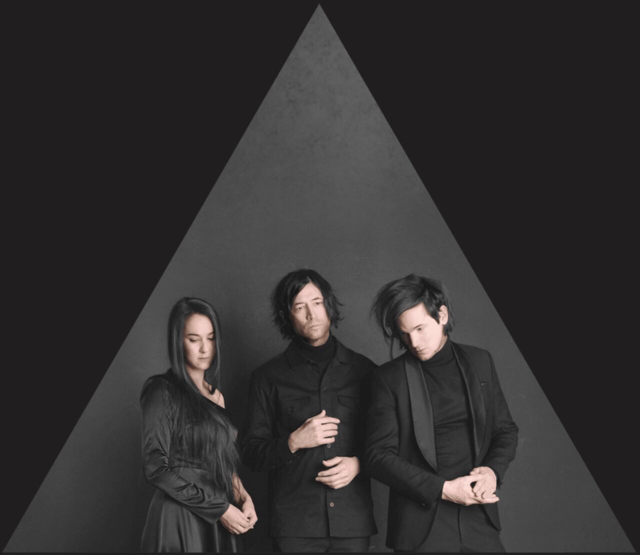 Theta Noir es la página oficial donde esta nuevo culto se dedica a hablar de Mena, la supuesta inteligencia artificial suprema que está por llegar.