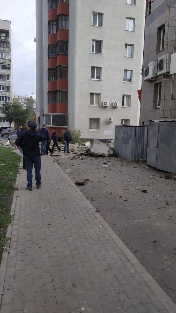 Fragmentos de un misil ucraniano impactan en un edificio residencial en Rusia