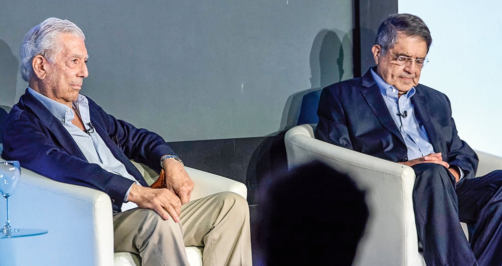 Los escritores Mario Vargas Llosa y Sergio Ramírez. Foto: Getty Images