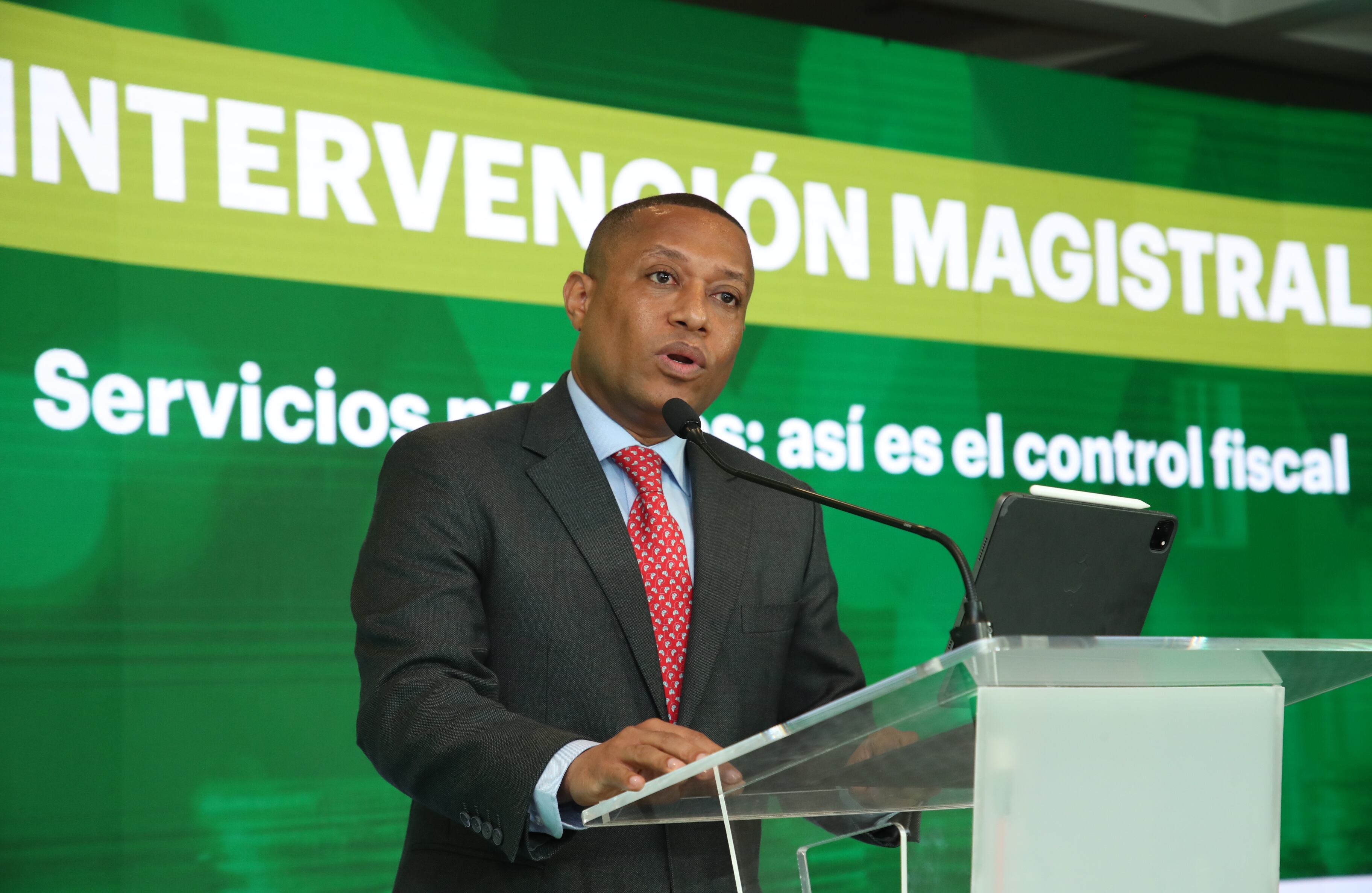 Foro 
Servicios públicos: control y transparencia

Jueves 27 de marzo de 2025 
Edificio Semana